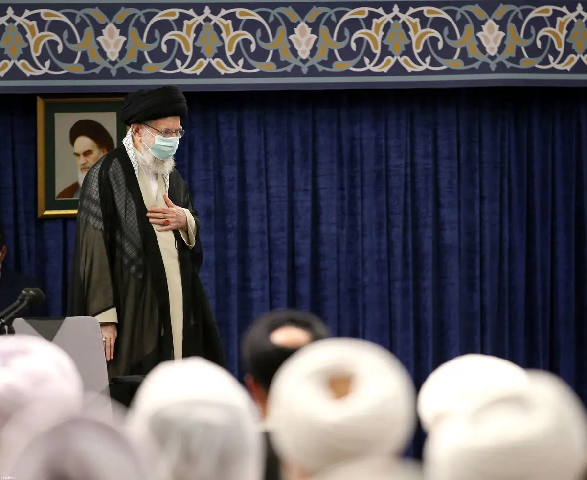 تفاوت گفتار و رفتار امام جمعه مستمع را سر لج می‌آورد