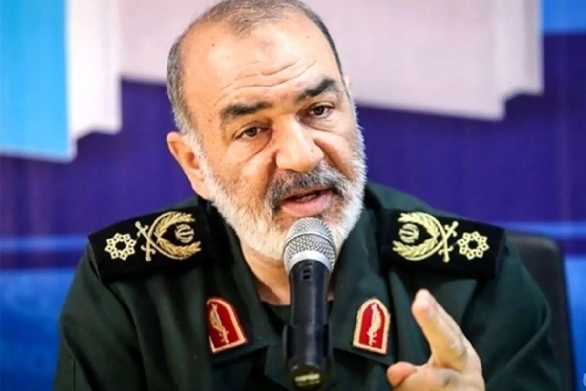 سرلشکر سلامی: غربگرایان پادشاهان مستبدِ را تطهیر می‌کنند