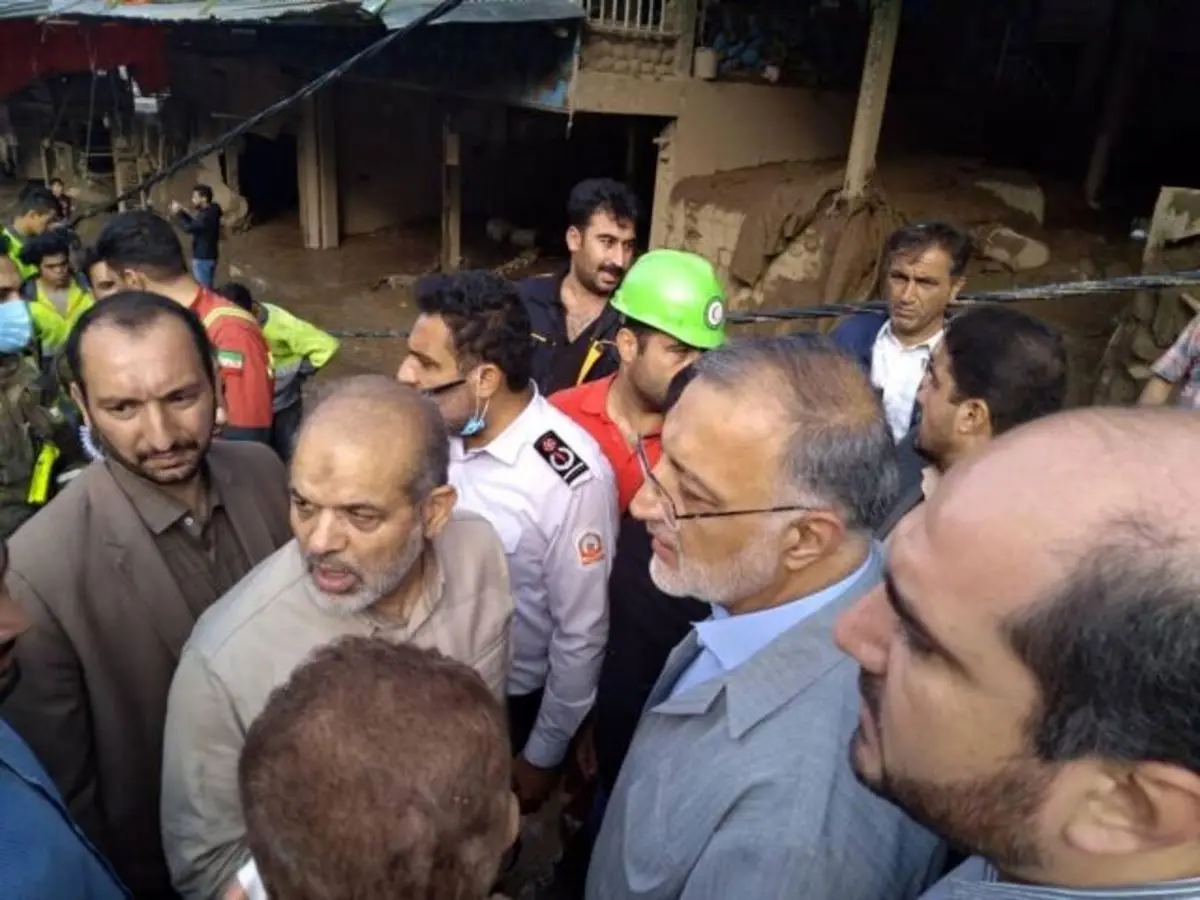 (تصاویر) حضور زاکانی در گل و لای امام زاده داوود حاشیه‌ساز شد