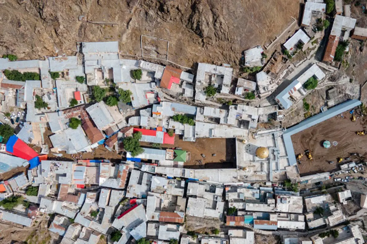 خارج کردن ١١ جسد از سیلاب امامزاده داوود در روز جمعه