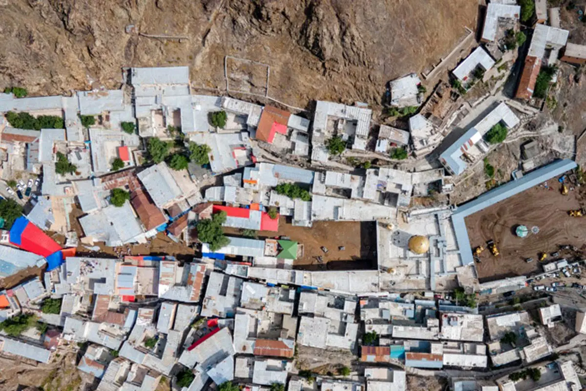 خارج کردن ١١ جسد از سیلاب امامزاده داوود در روز جمعه