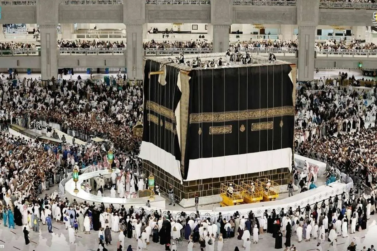 (ویدئو) پرده کعبه تعویض شد
