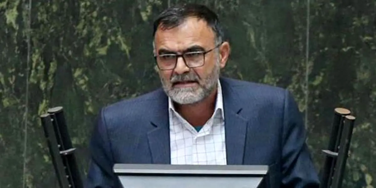 نماینده مجلس: روحانی هنگام سیل نیز سفر کیش را ترک نکرد