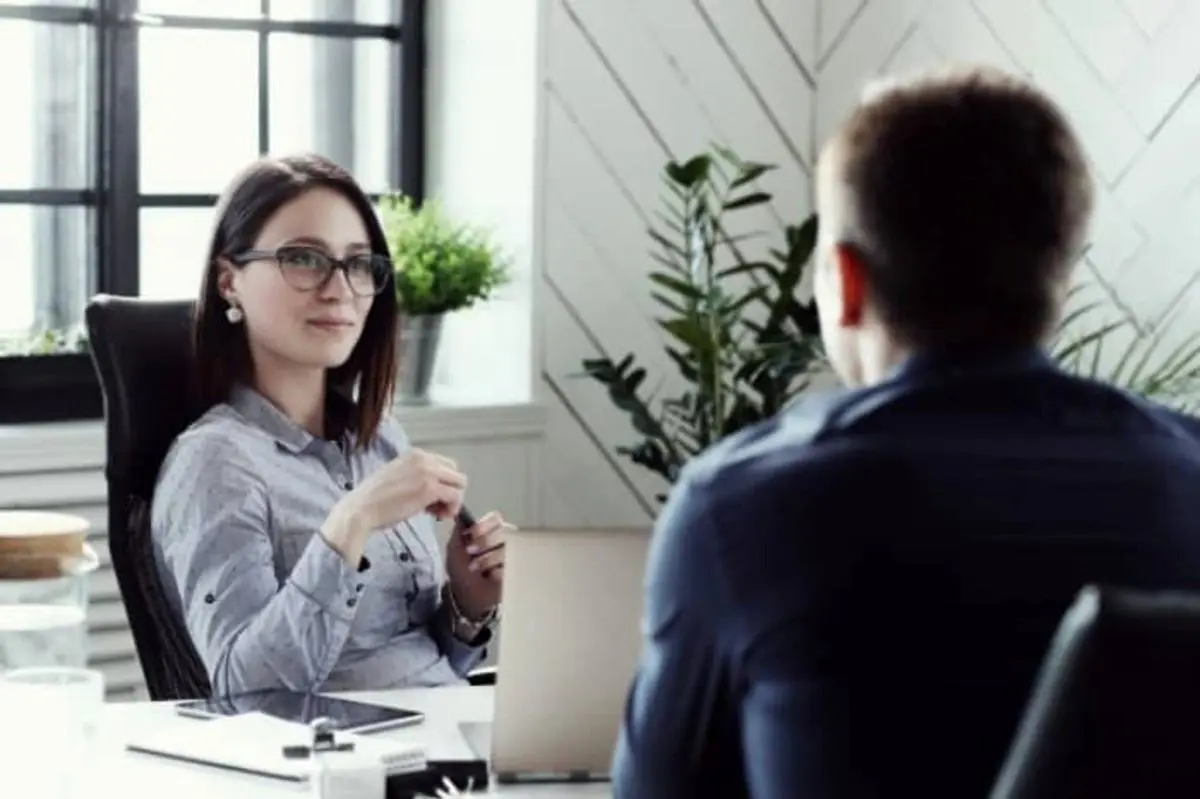 همکار بودن زن و شوهر در زندگی مشکل‌آفرین است؟