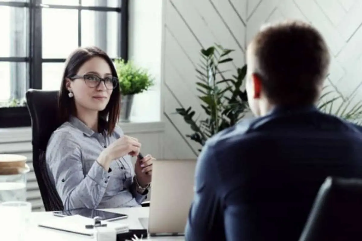 همکار بودن زن و شوهر در زندگی مشکلآفرین است؟
