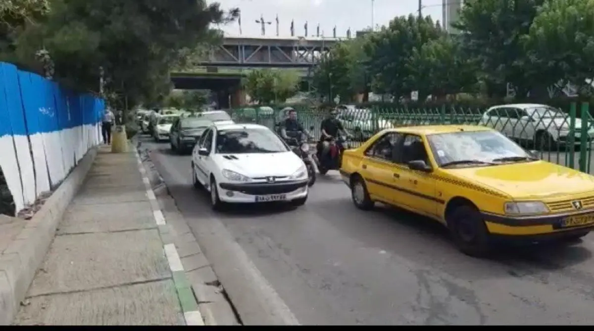 (ویدئو) ماجرای ترک خوردن آسفالت اتوبان مدرس چیست؟