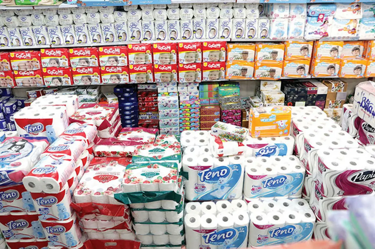 کمبود دستمال کاغذی و پوشاک در بازار؛ ۵۰ درصد مواد اولیه وارداتی است