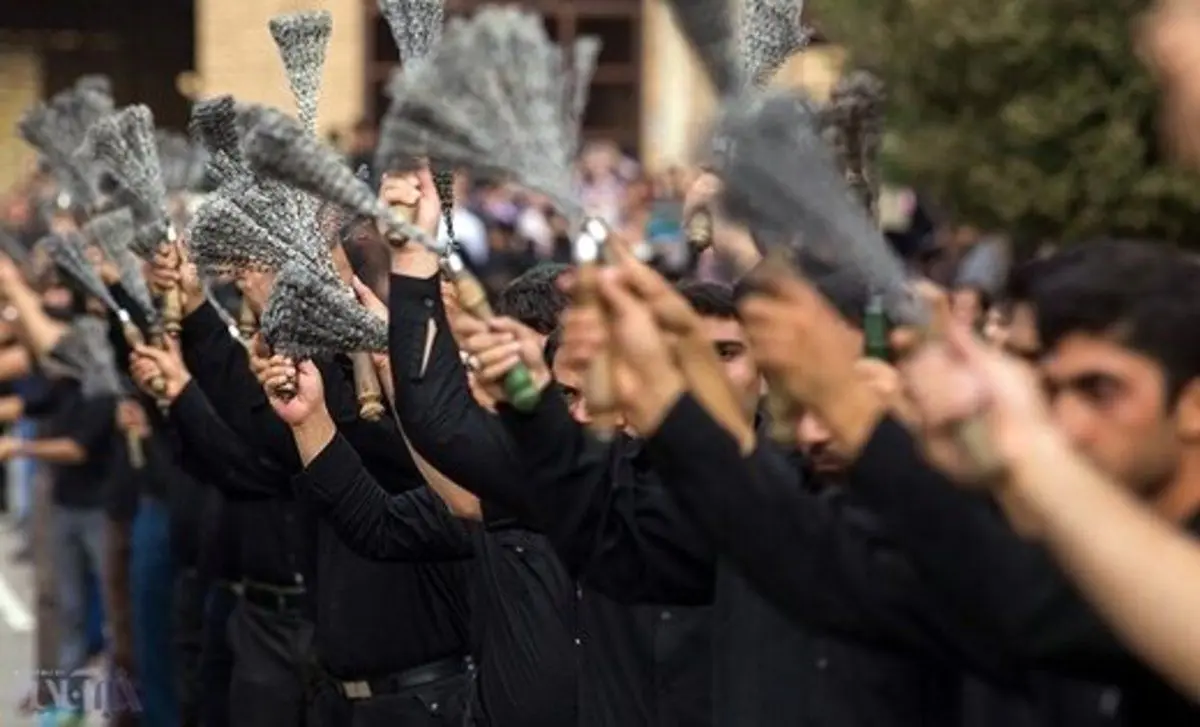 (ویدئو) مداحی یک پلیس در دسته عزاداری