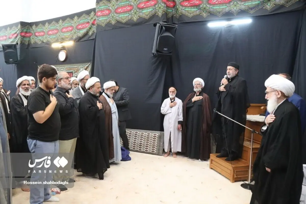 (تصاویر) عزاداری روز عاشورا در بیوت مراجع تقلید