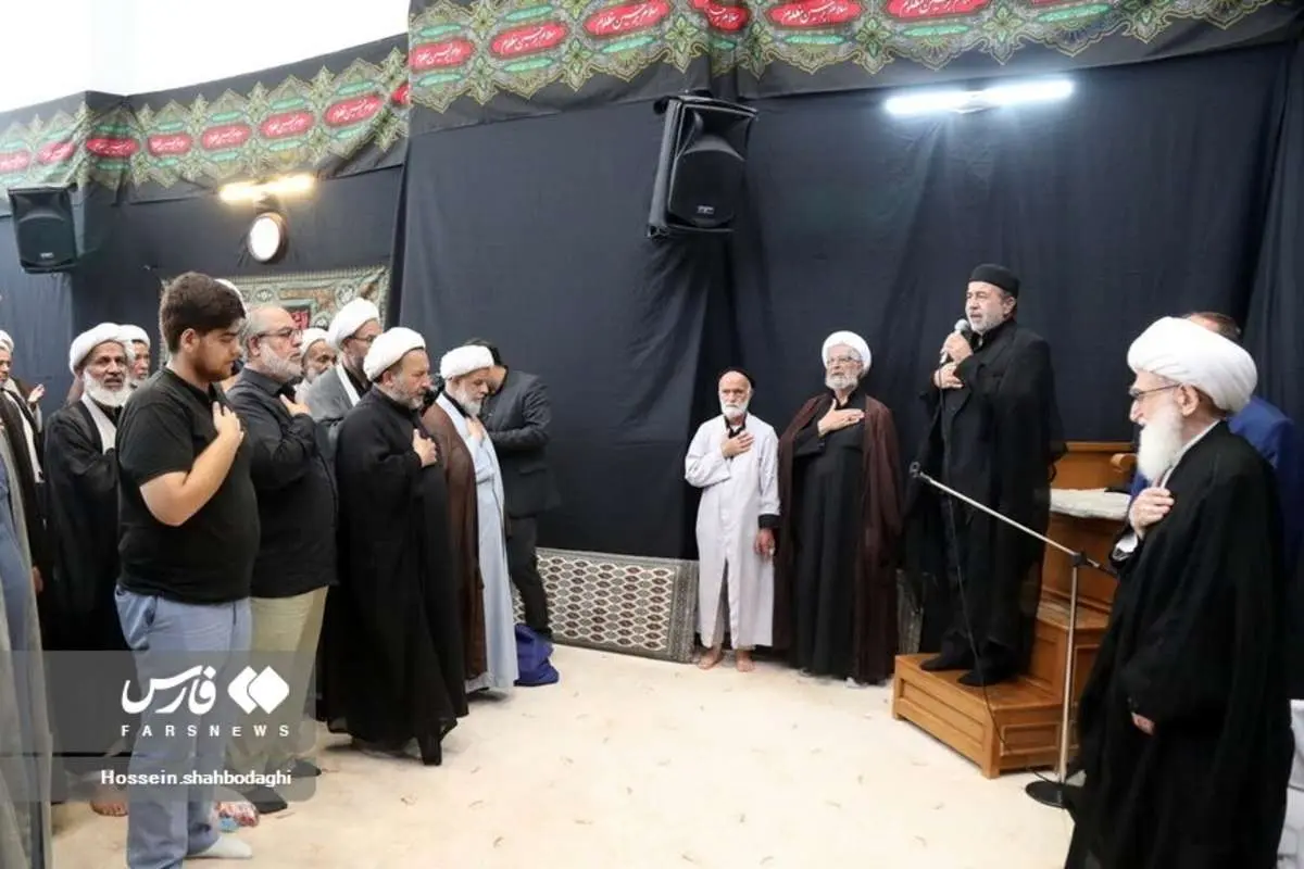 (تصاویر) عزاداری روز عاشورا در بیوت مراجع تقلید