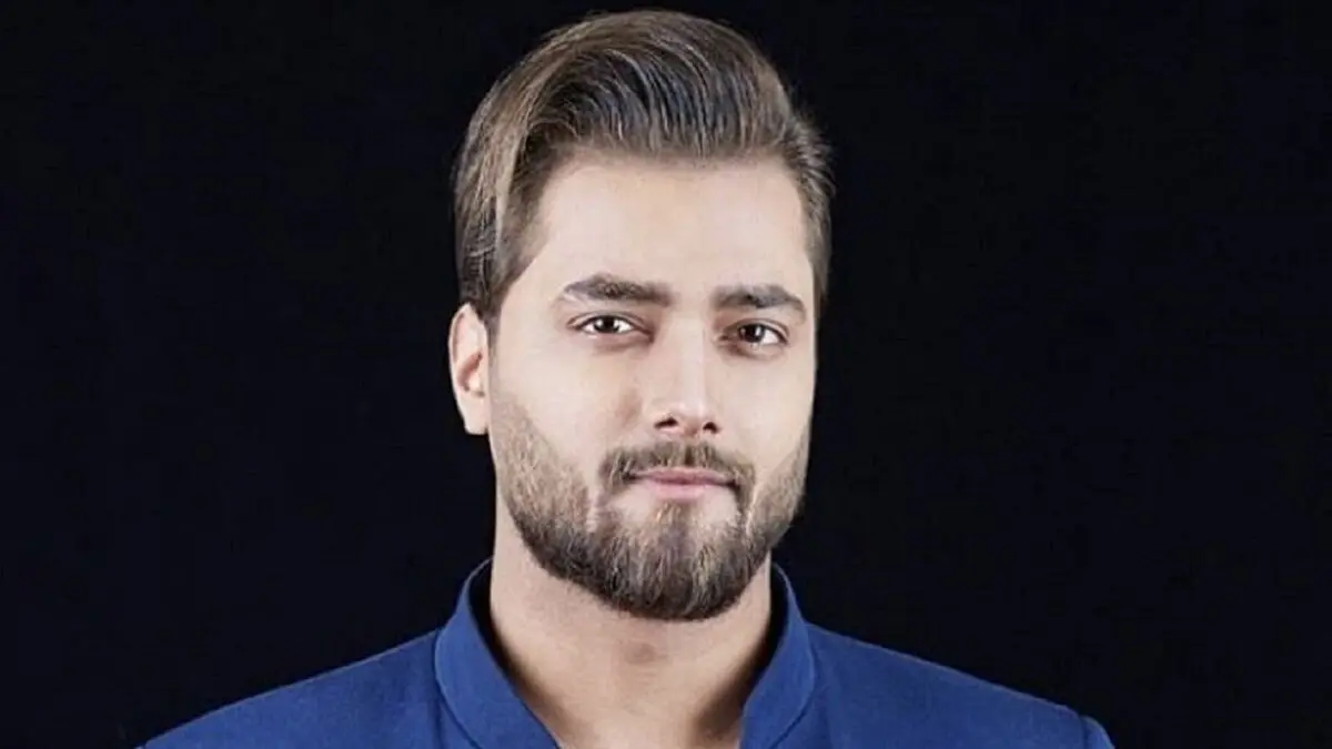 (ویدئو) خواننده معروف و فوتبالی‌ها کنار دیگ نذری روز عاشورا