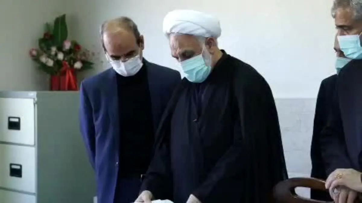(ویدئو) بازدید سرزده رئیس قوه قضائیه از اتاق دادستان دماوند