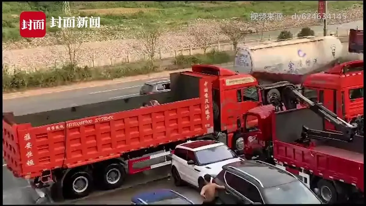 (ویدئو) موج سواری در کامیون!