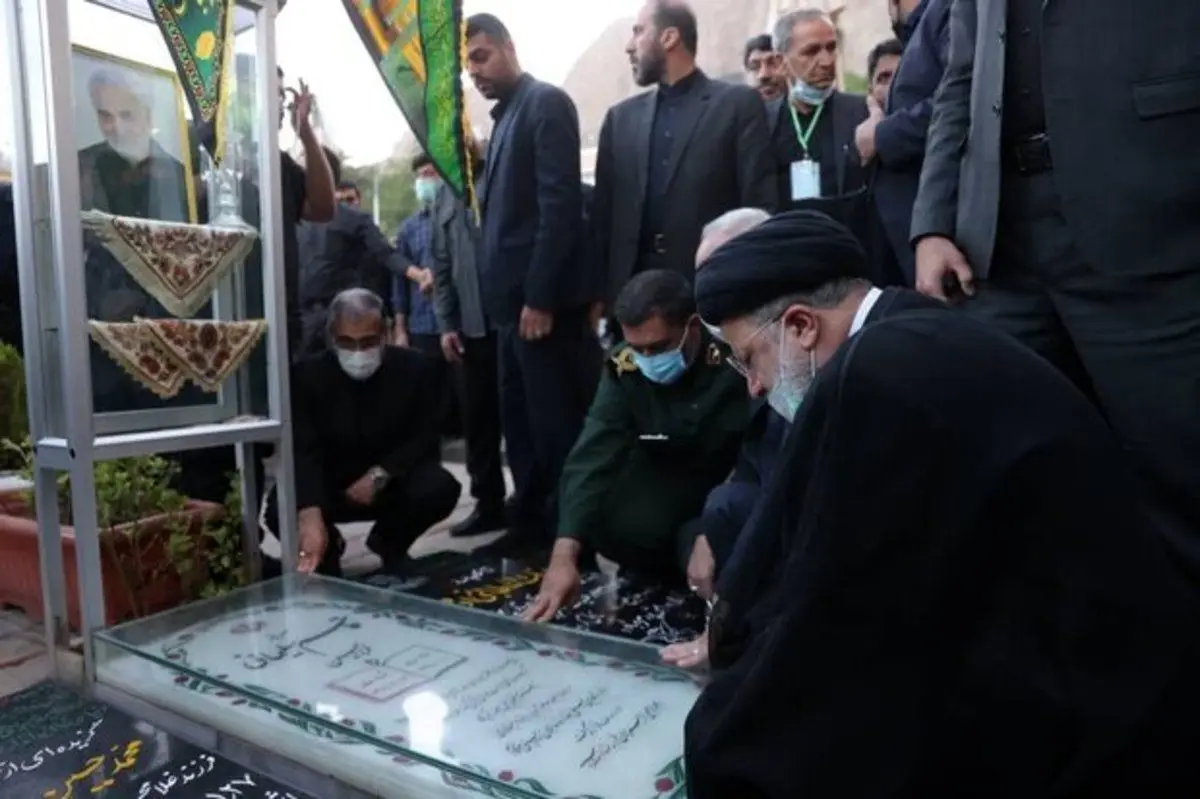 حضور ابراهیم رئیسی بر مزار سردار سلیمانی