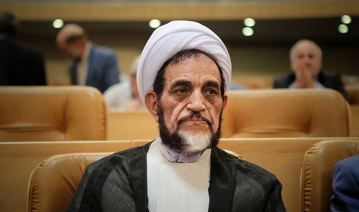 اشرفی اصفهانی: کدام شرع می‌گوید ماموری خانمی را با زور داخل ماشین ببرد؟