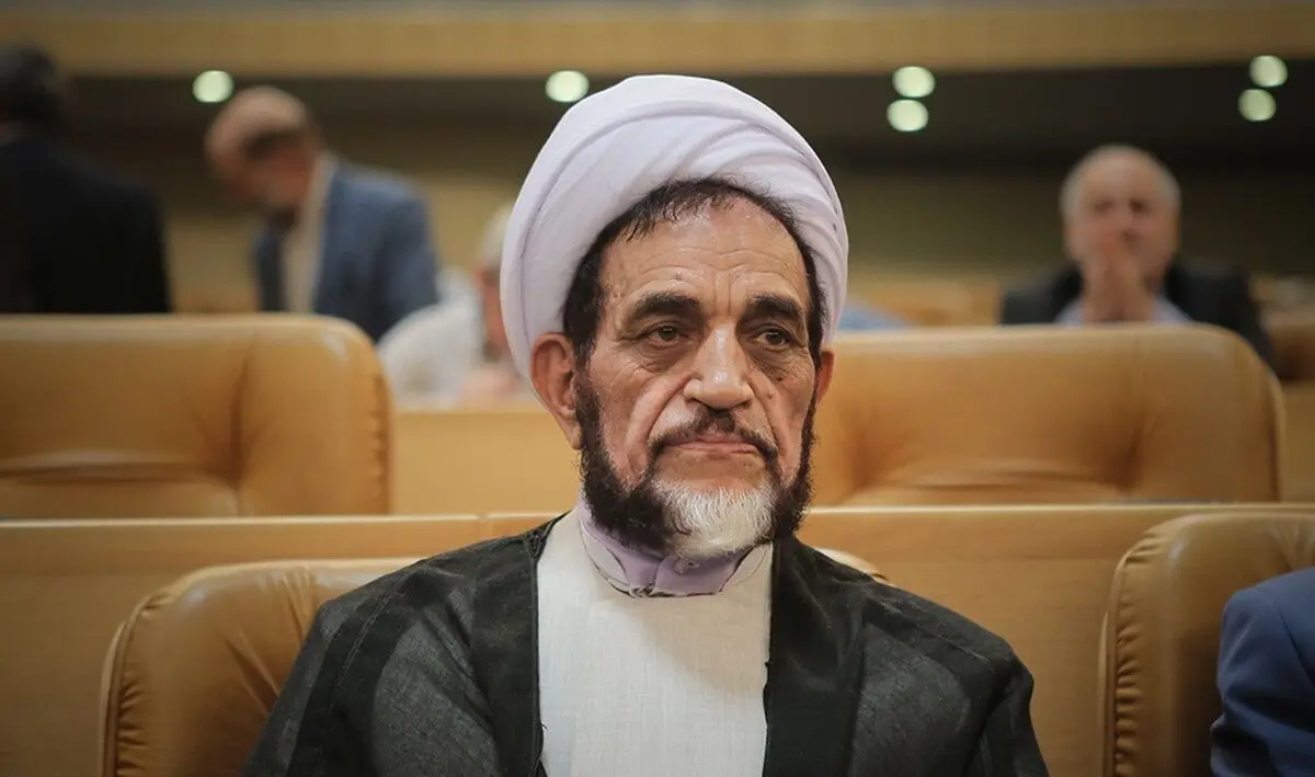 اشرفی اصفهانی: کدام شرع می‌گوید ماموری خانمی را با زور داخل ماشین ببرد؟