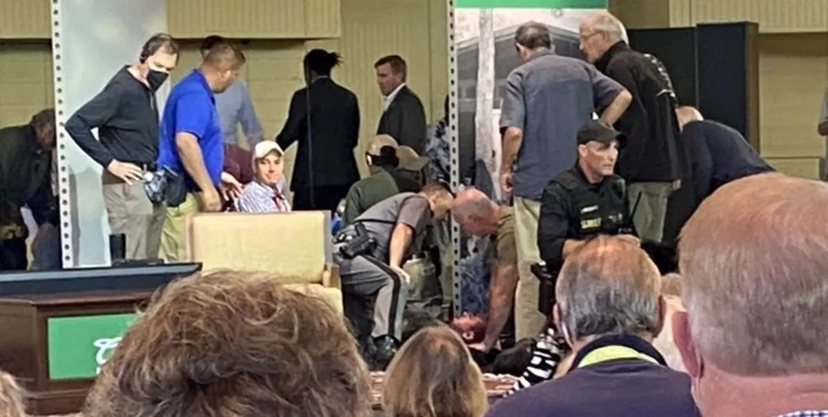 فیلمی از لحظه حمله به سلمان رشدی