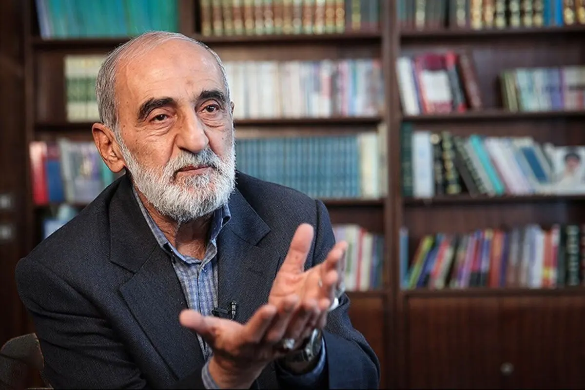 حسین شریعتمداری: موسوی فراماسونر است!