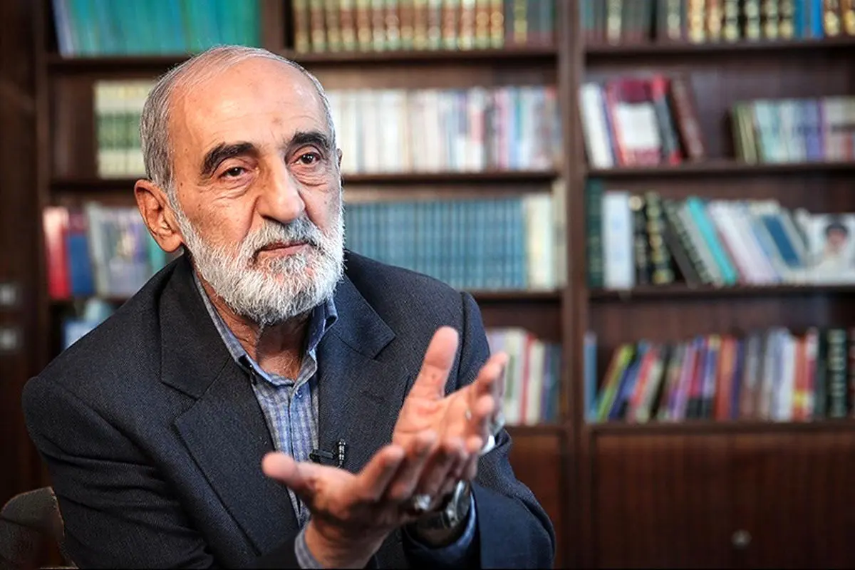 حسین شریعتمداری: موسوی فراماسونر است!