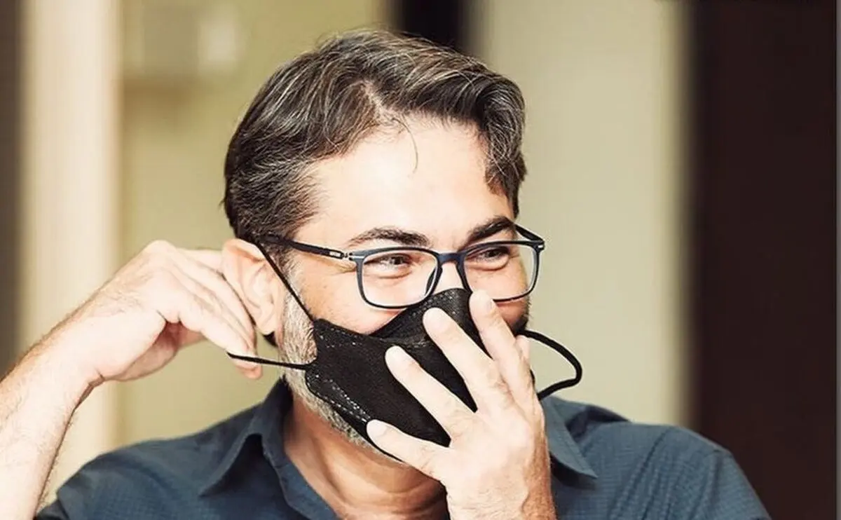 (ویدئو) وقتی پارسا پیروزفر ماسکش را در سالن سینما درآورد