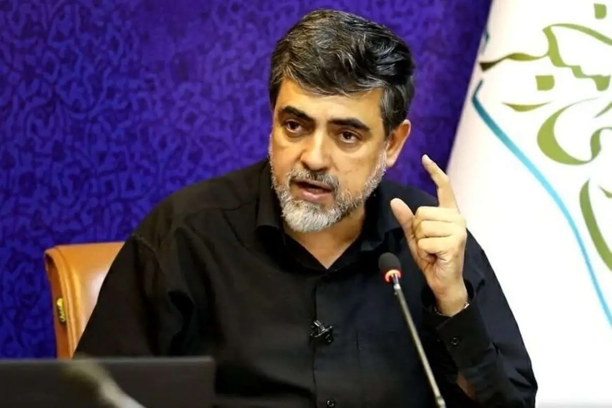 «در برخی ادارات، کارمندان از صبح تا شب باهم بگو و بخند دارند»
