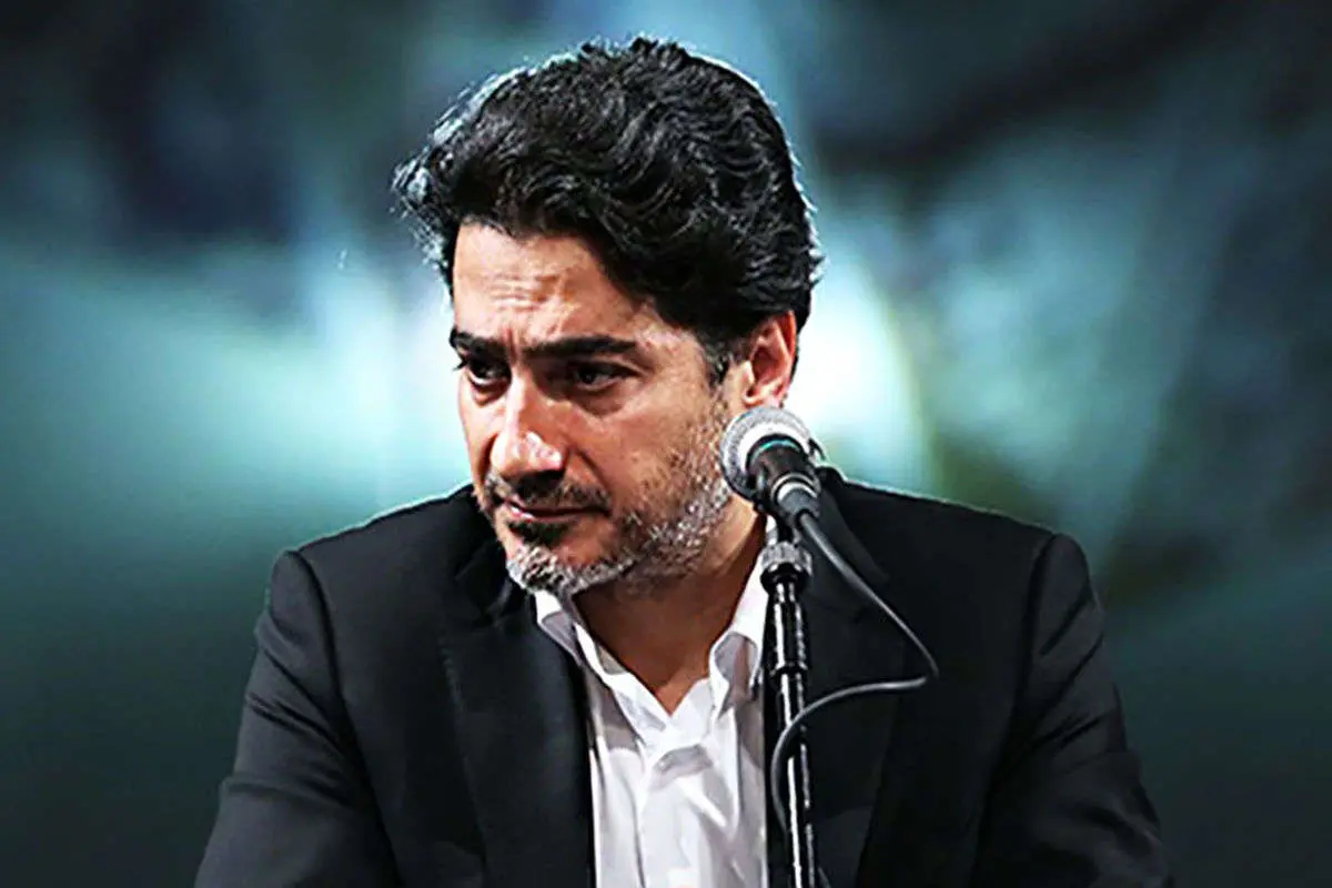 (عکس) تیپ متفاوت همایون شجریان در سفارت سوئیس