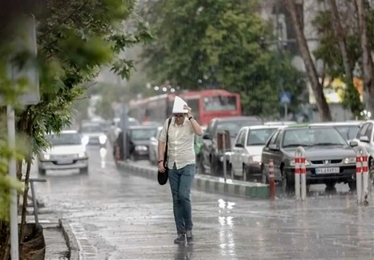 رگبار و وزش باد شدید در مناطق شمالی تهران