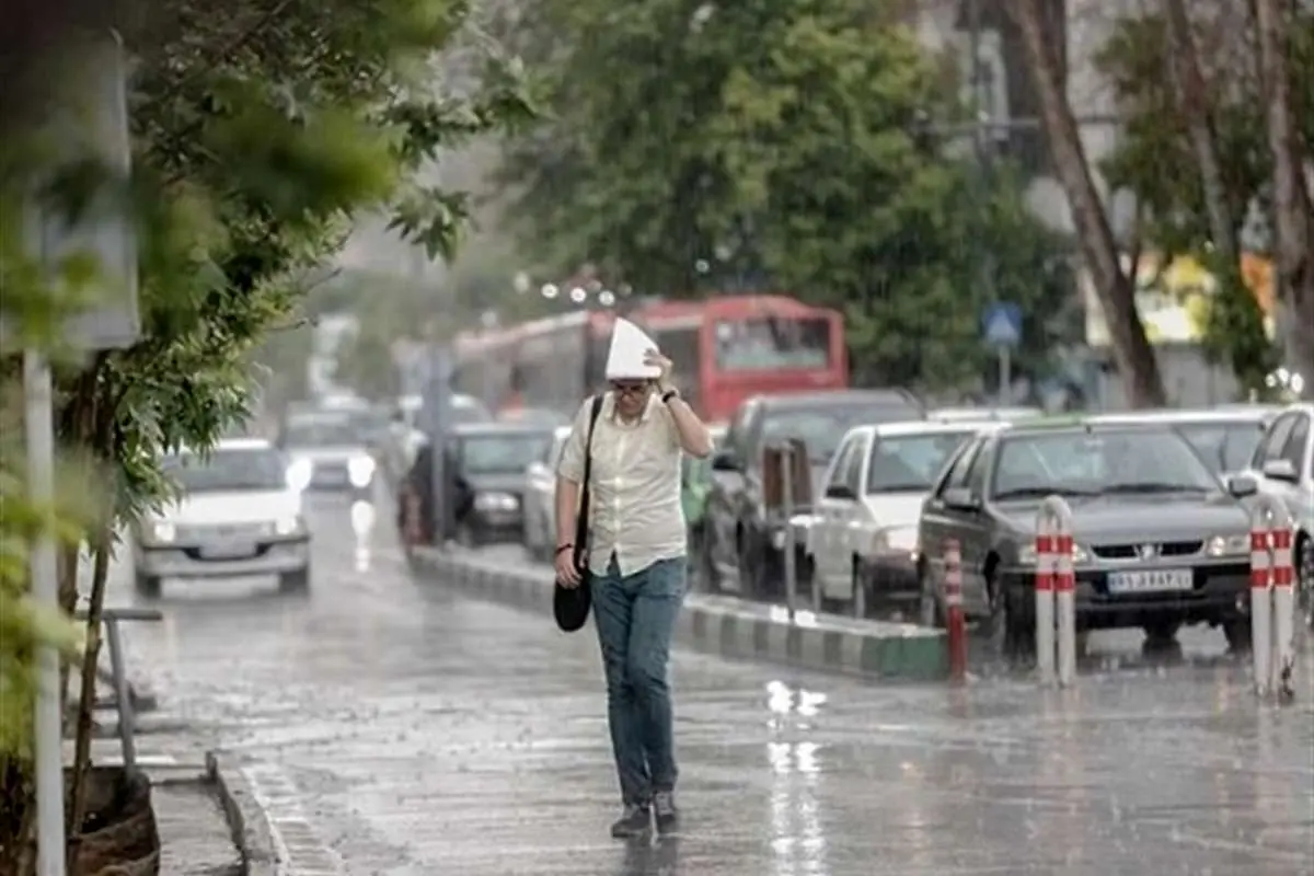 رگبار و وزش باد شدید در مناطق شمالی تهران