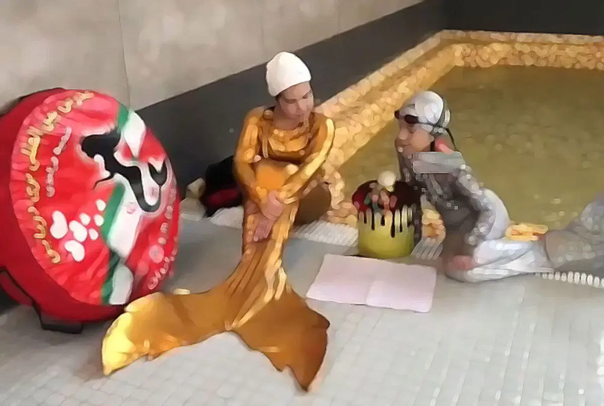 (ویدئو) جنجال افتتاح اولین مدرسه پری دریایی در کرج