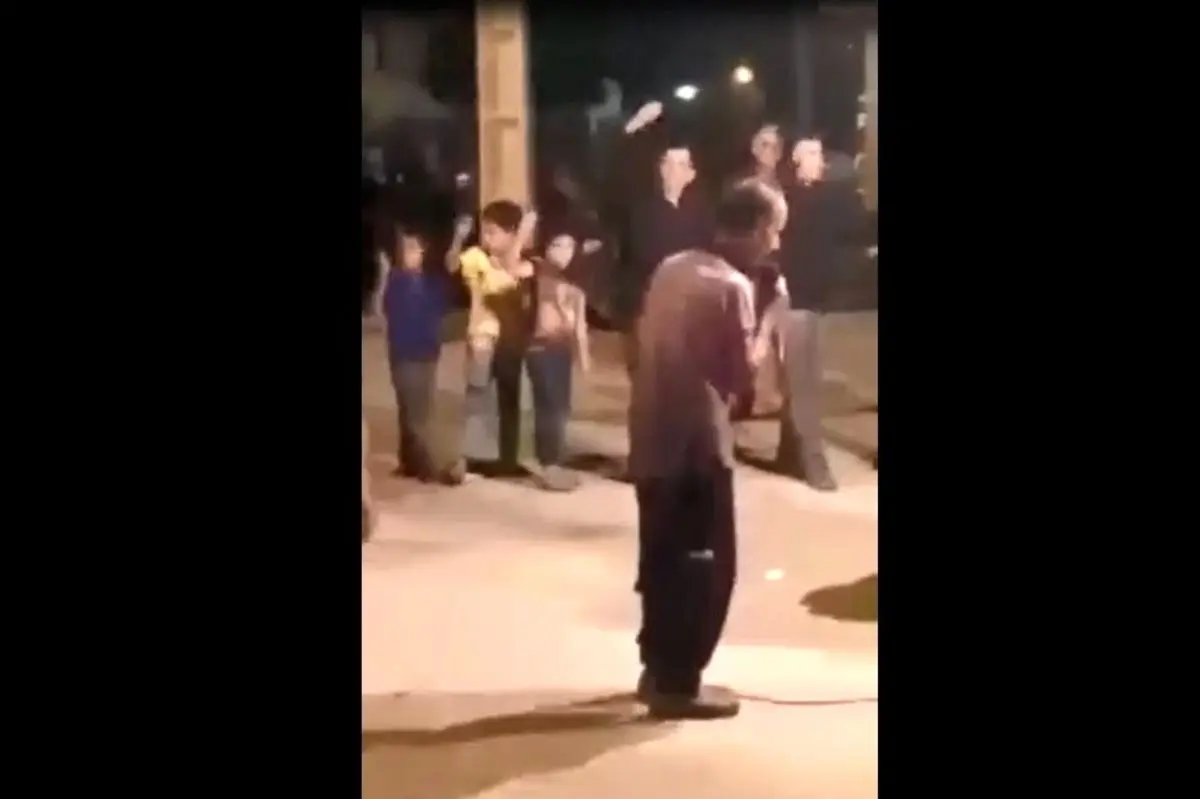 (ویدئو) نوحه خوانی مرد معتاد در بهبهان حاضران را شگفت زده کرد!