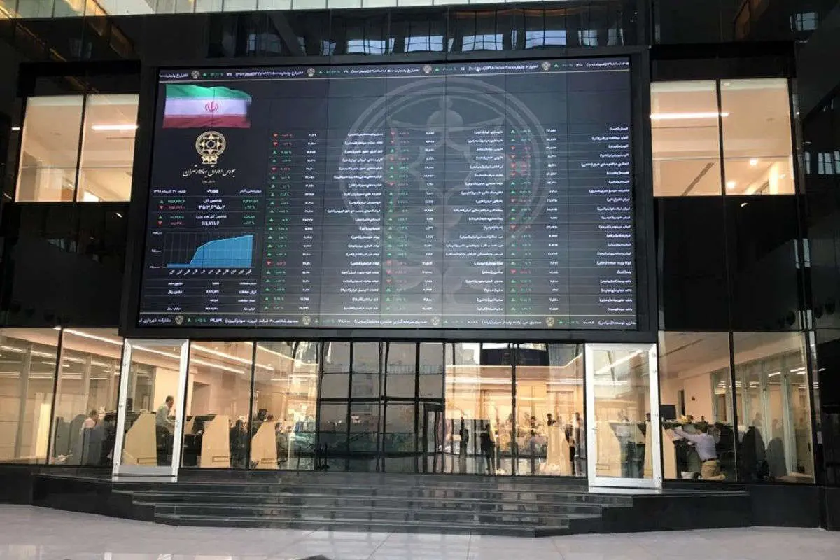 بازار بورس یکشنبه ۲۳ مرداد ۱۴۰۱؛ ریزش ۳۴۴۷ واحدی شاخص کل