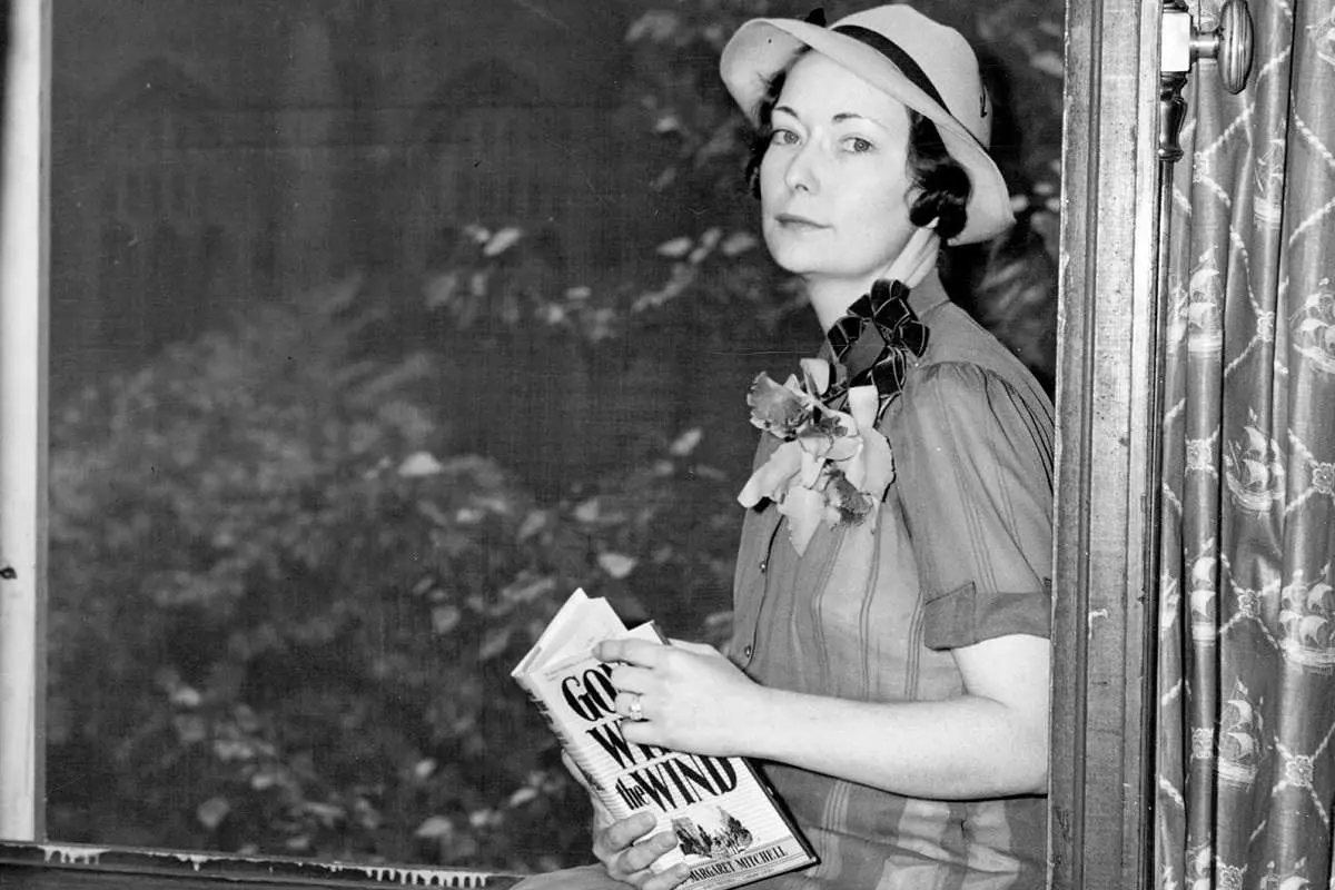 چگونه با نوشتن یک رمان، جهان را تسخیر کنیم!