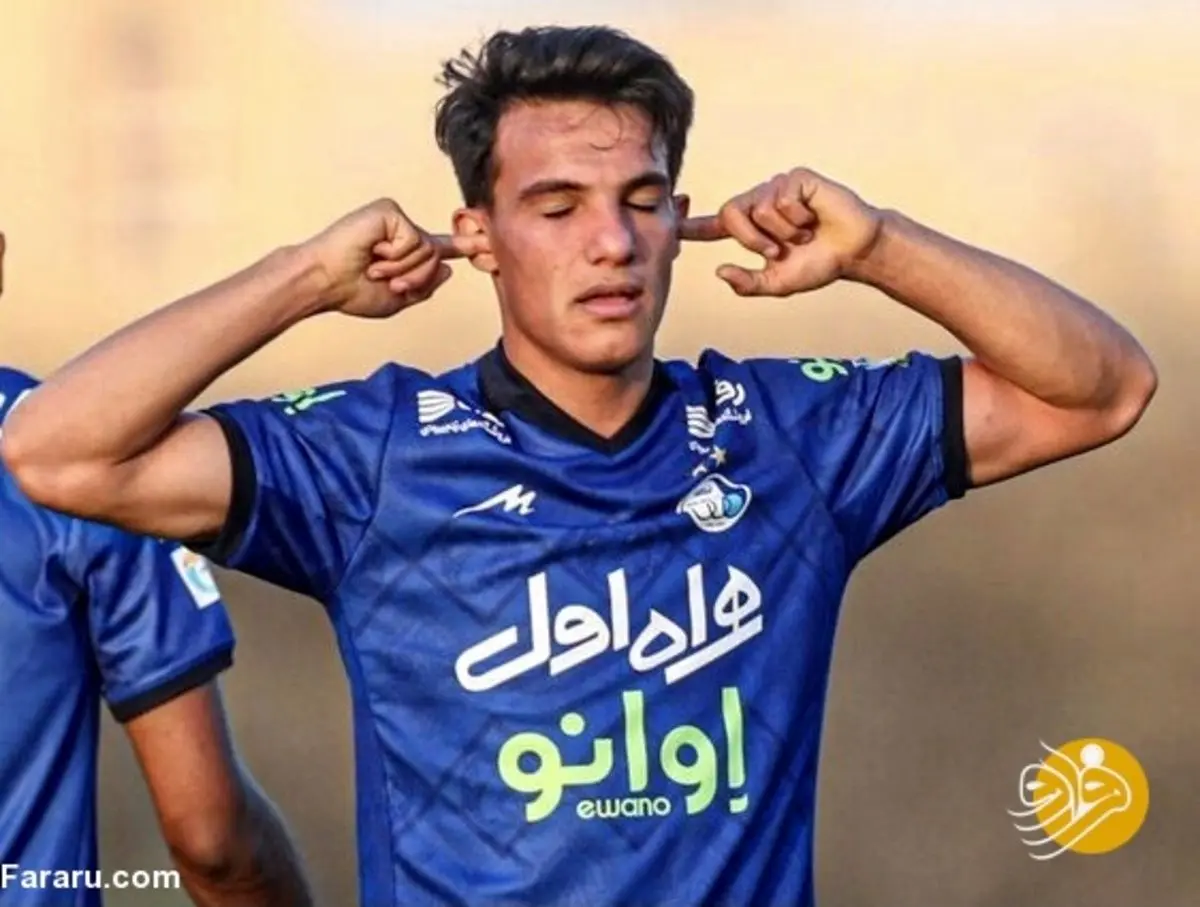 بازیکن جنجالی استقلال، مجوز بازی در شارلوا را ندارد!