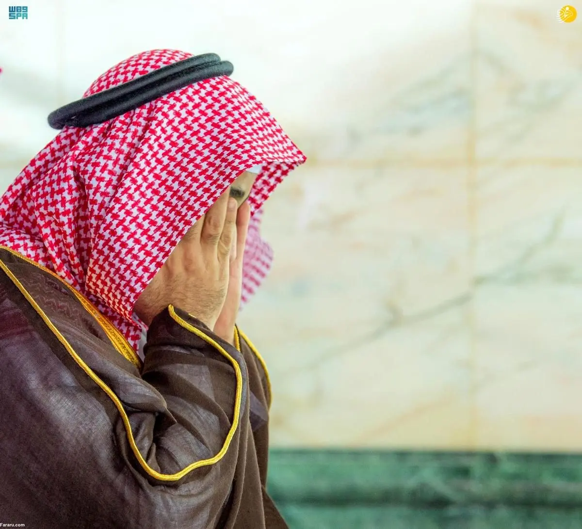 (ویدئو) محمد بن سلمان در مراسم شستشوی خانه خدا
