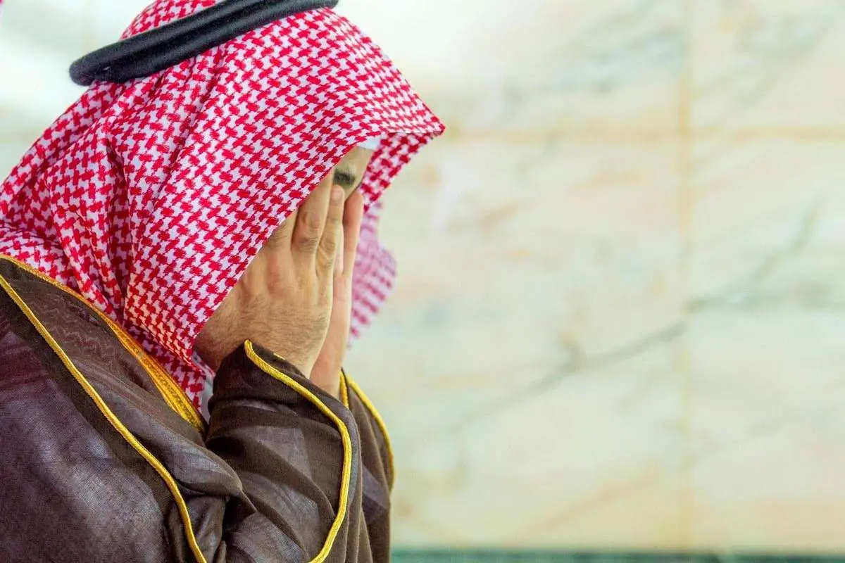 (ویدئو) محمد بن سلمان در مراسم شستشوی خانه خدا