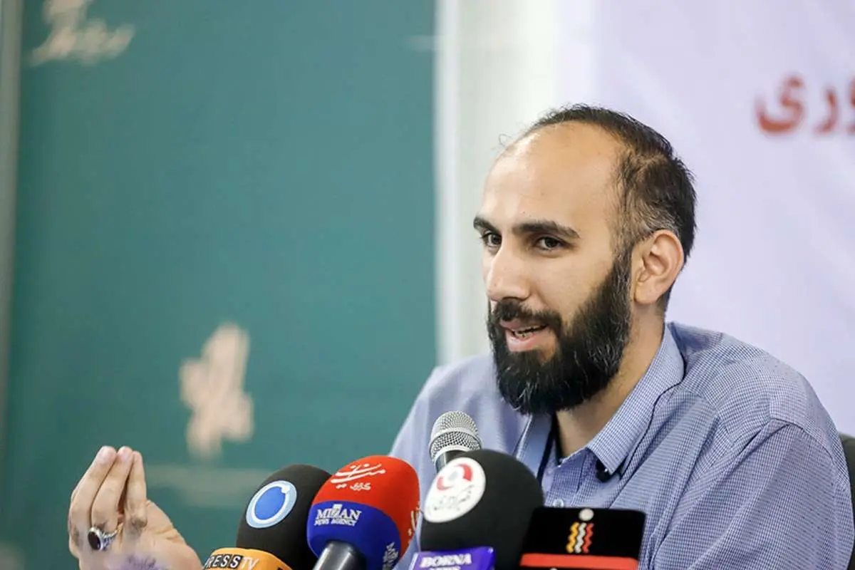 پسر حمید نوری: هزار روز است که پدرم در انفرادی به سر میبرد