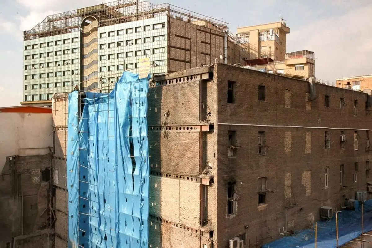 (ویدئو) پلمپ و تخلیه پاساژ لباس عروس ۸۰ ساله!
