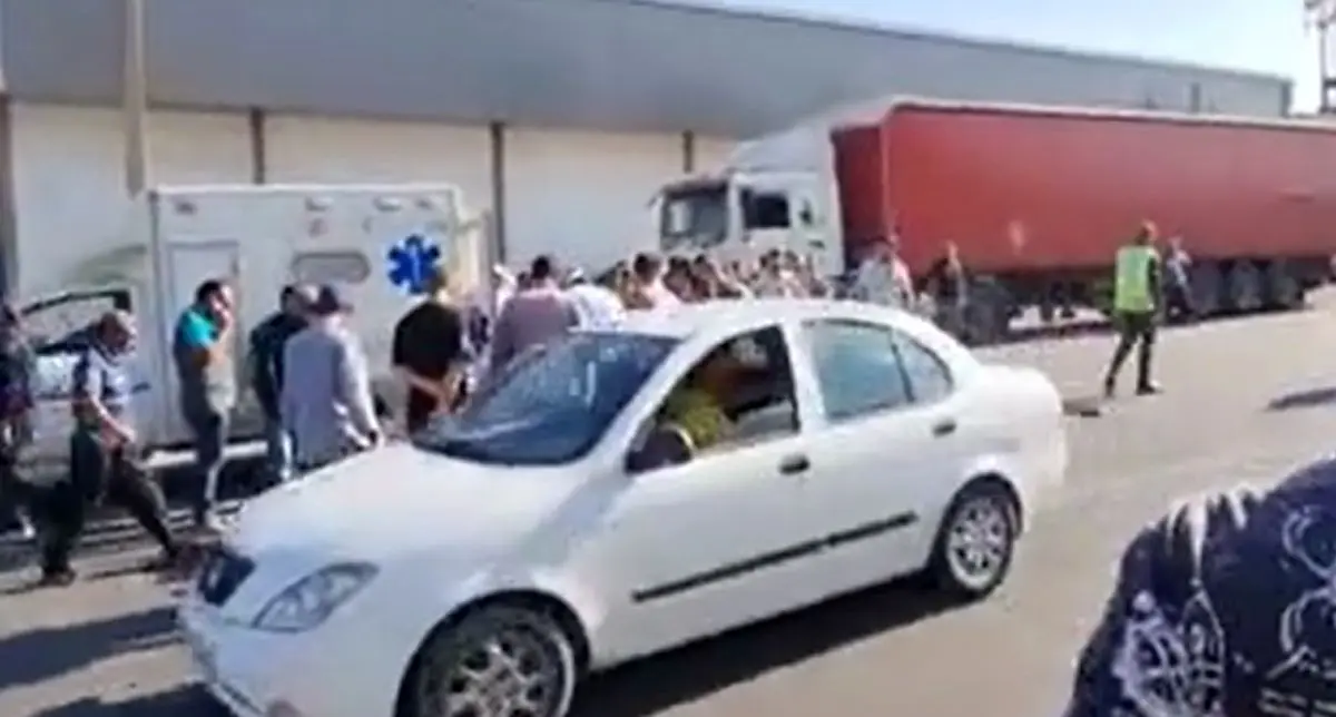 (ویدئو) تصادف خودرو با عابر پیاده در محور تهران - فیروزکوه محدوده جابان