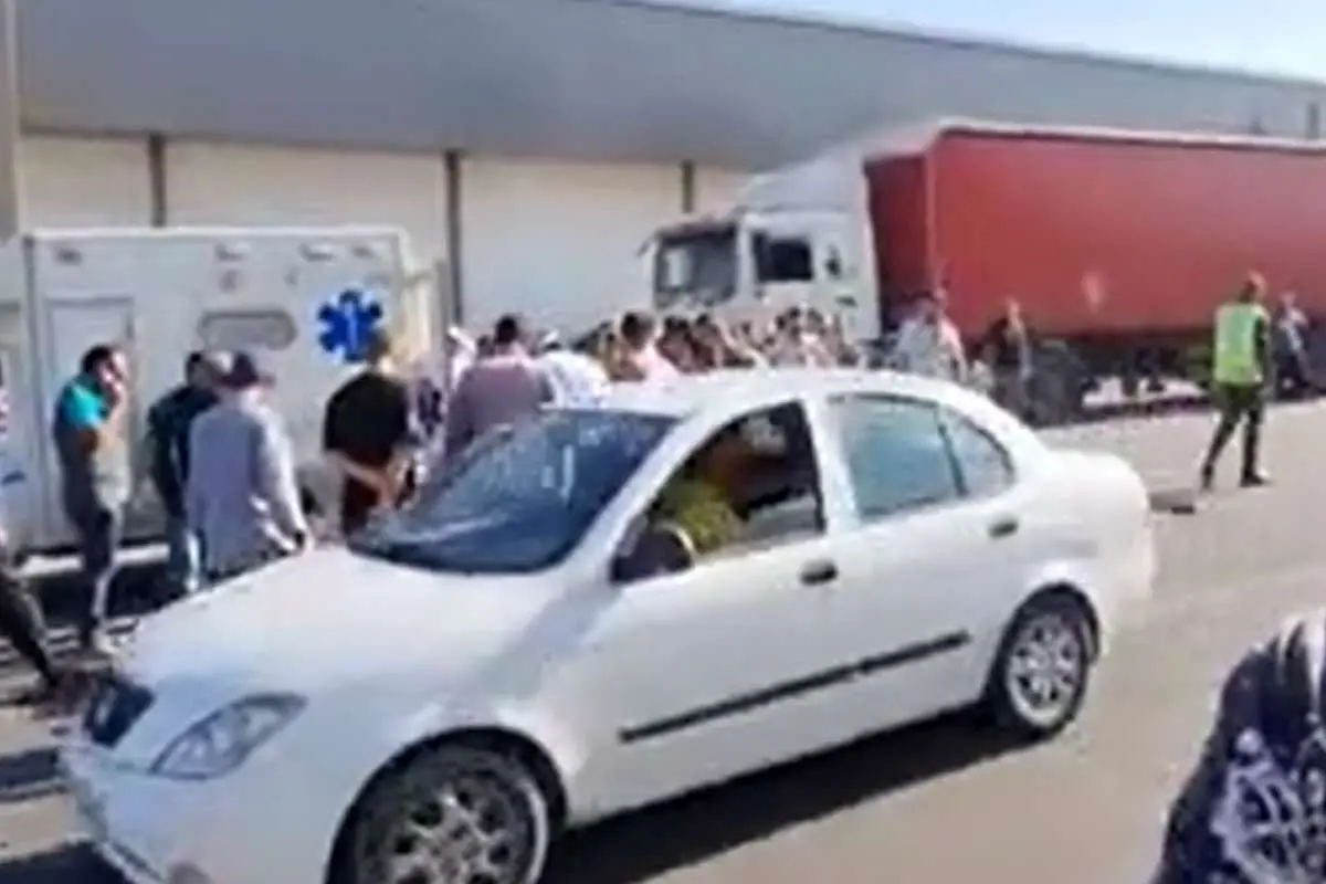 (ویدئو) تصادف خودرو با عابر پیاده در محور تهران - فیروزکوه محدوده جابان