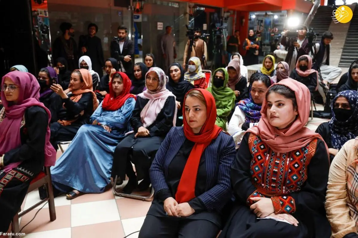 (ویدئو) زنان افغان برای مقابله با انزوای فزاینده کتابخانه افتتاح کردند