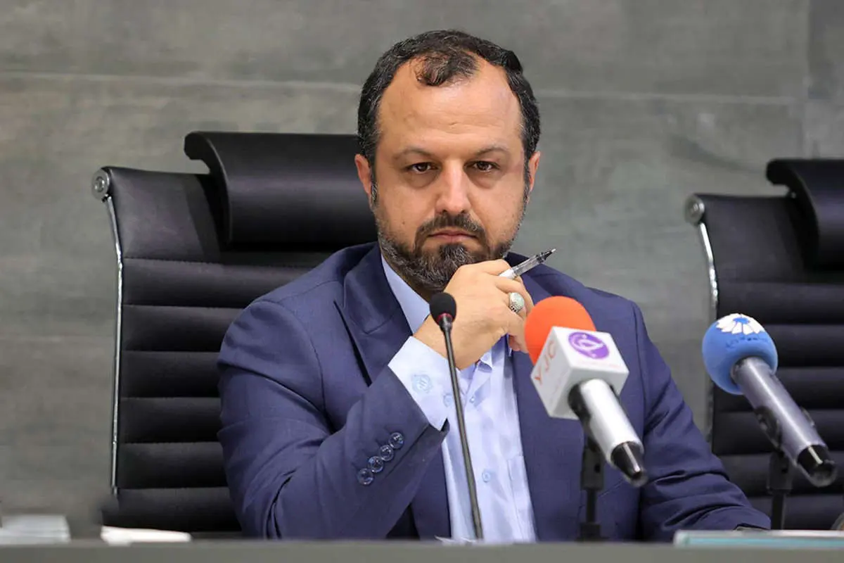 وزیر اقتصاد: بانکها حق ندارند واحد تولیدی را بهدلیل بدهی تعطیل کنند