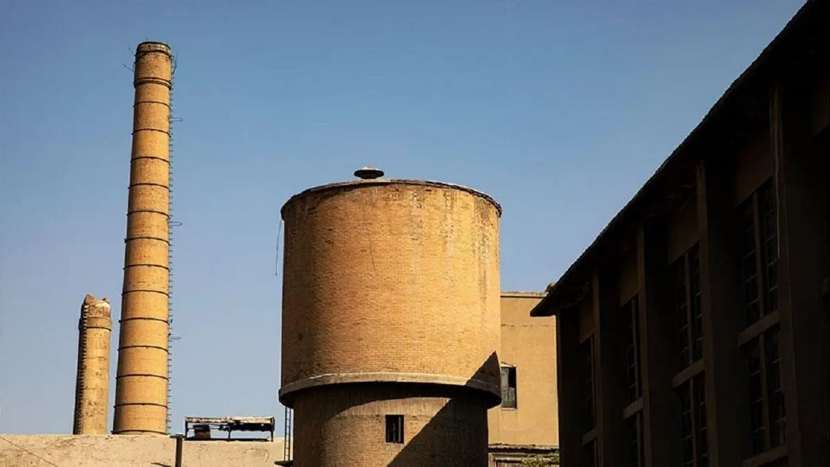 (ویدئو) آلودگی متفاوت کارخانه سیمان تهران در شب!