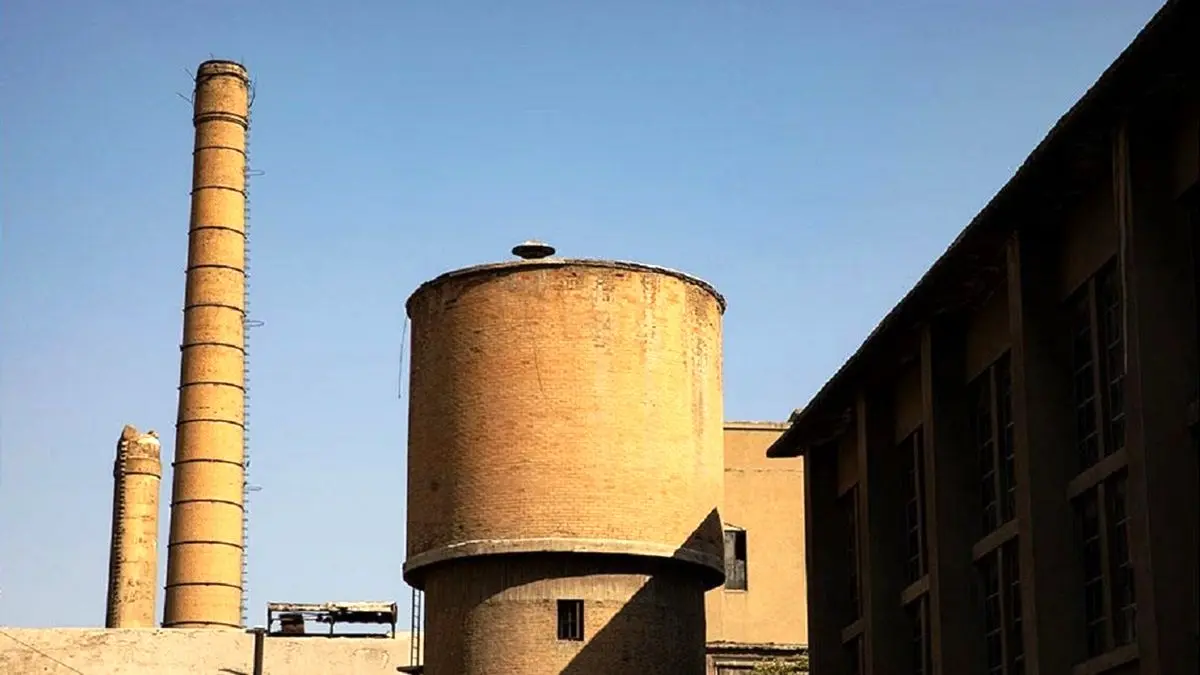 (ویدئو) آلودگی متفاوت کارخانه سیمان تهران در شب!