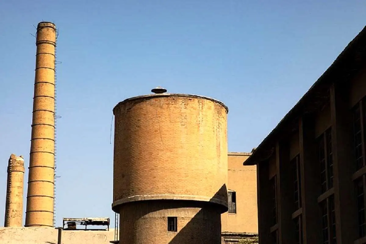 (ویدئو) آلودگی متفاوت کارخانه سیمان تهران در شب!