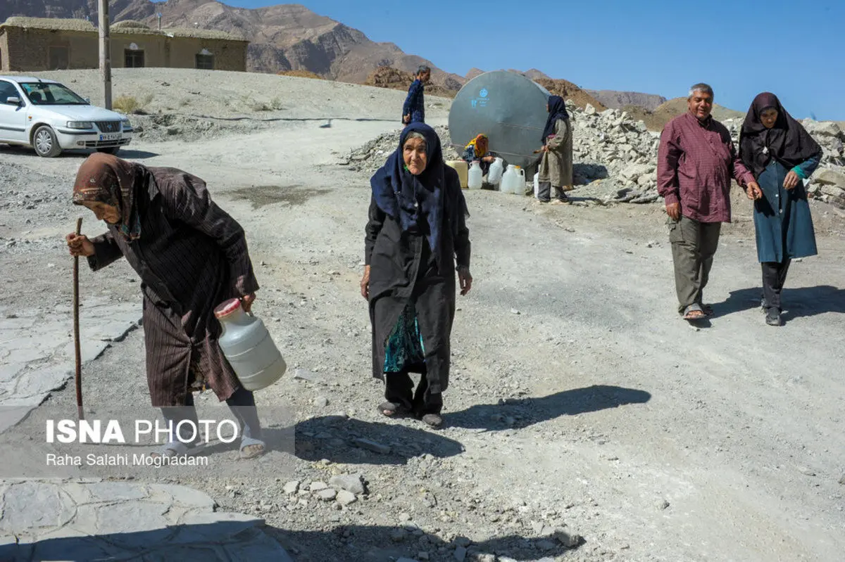 (تصاویر) آب‌رسانی سیار به روستاهای خراسان جنوبی