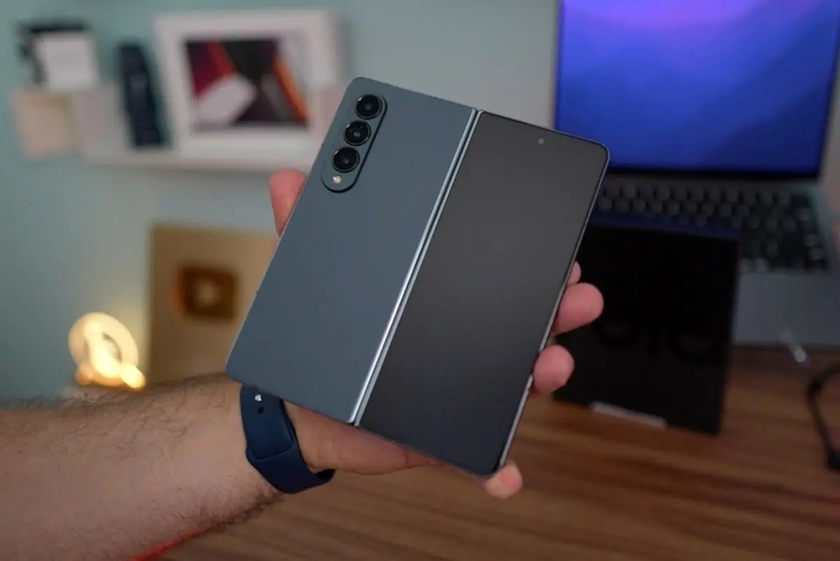 (ویدئو) مونتاژ و آزمایش گوشی‌های تاشو جدید سامسونگ توسط ربات‌ها!