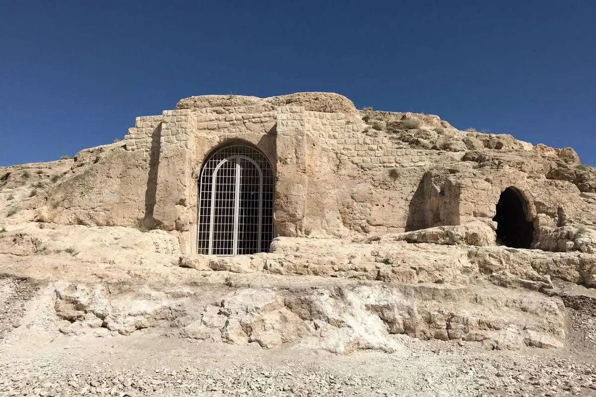 فاجعه در مسجد سنگی؛ توسعه زیرساختهای گردشگری یا تخریب!