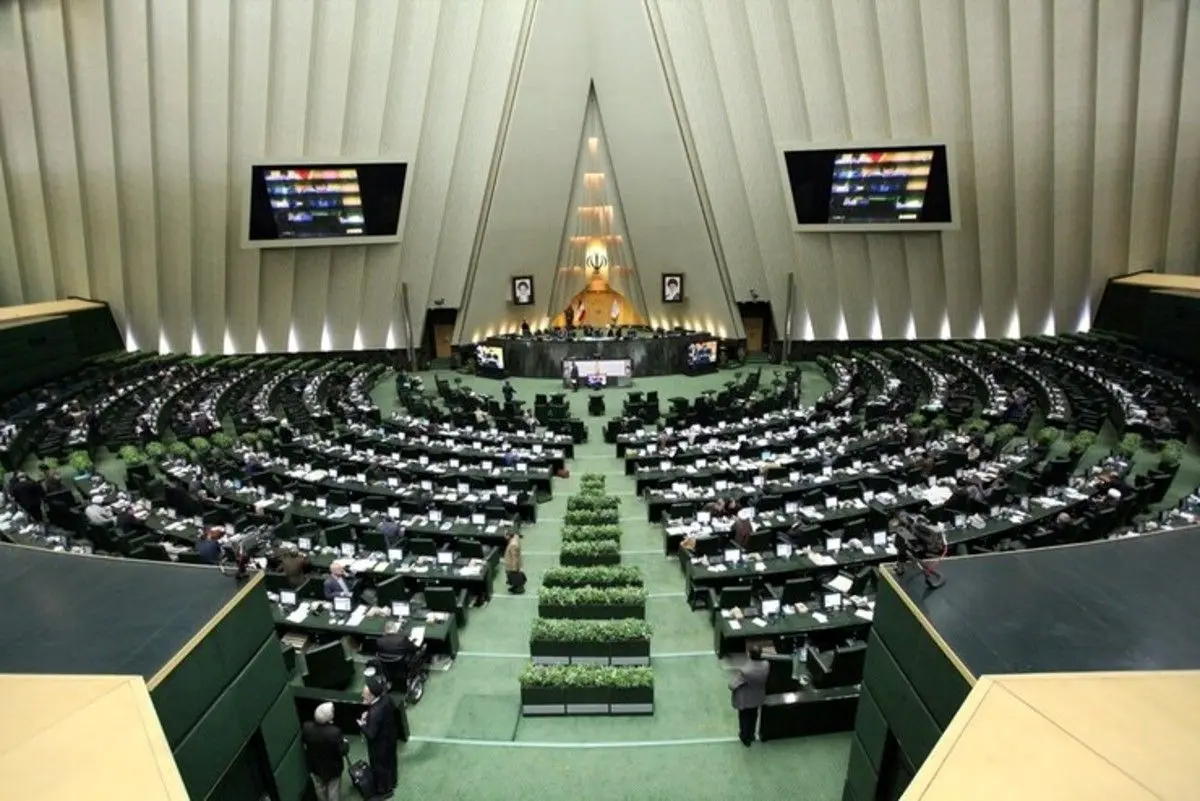 رئیسی؛ رکورددار دریافت بیشترین «تذکر کتبی» از مجلس