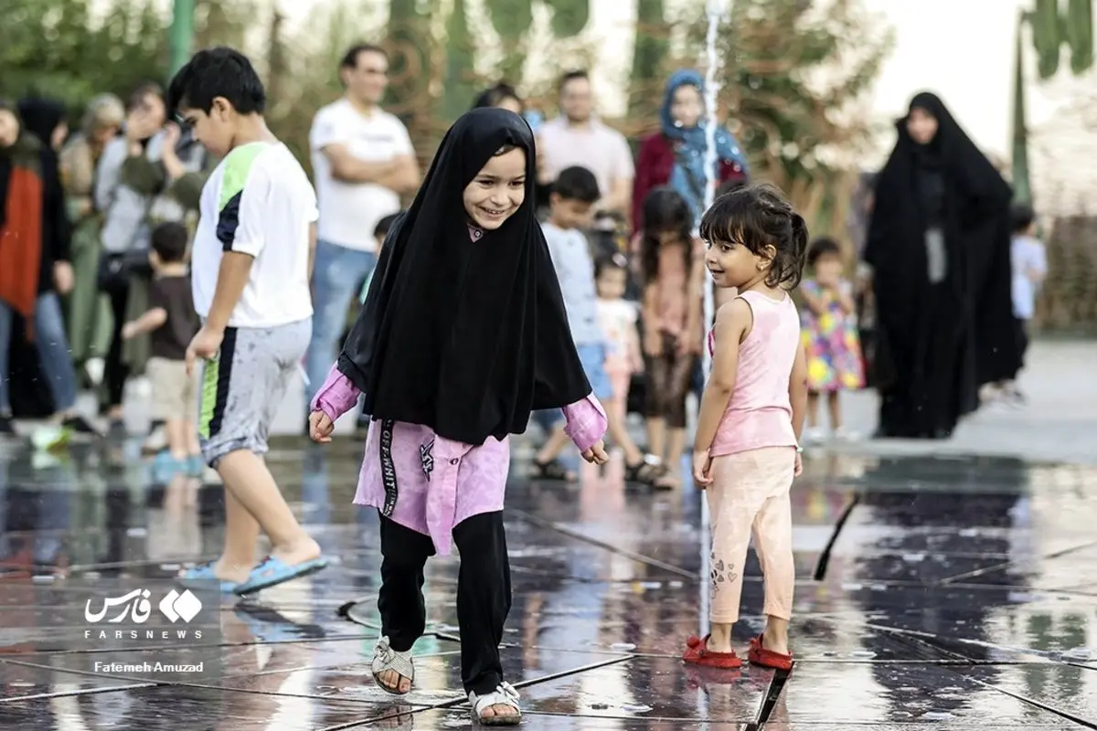 (تصاویر) بازی کودکان در آب و آتش