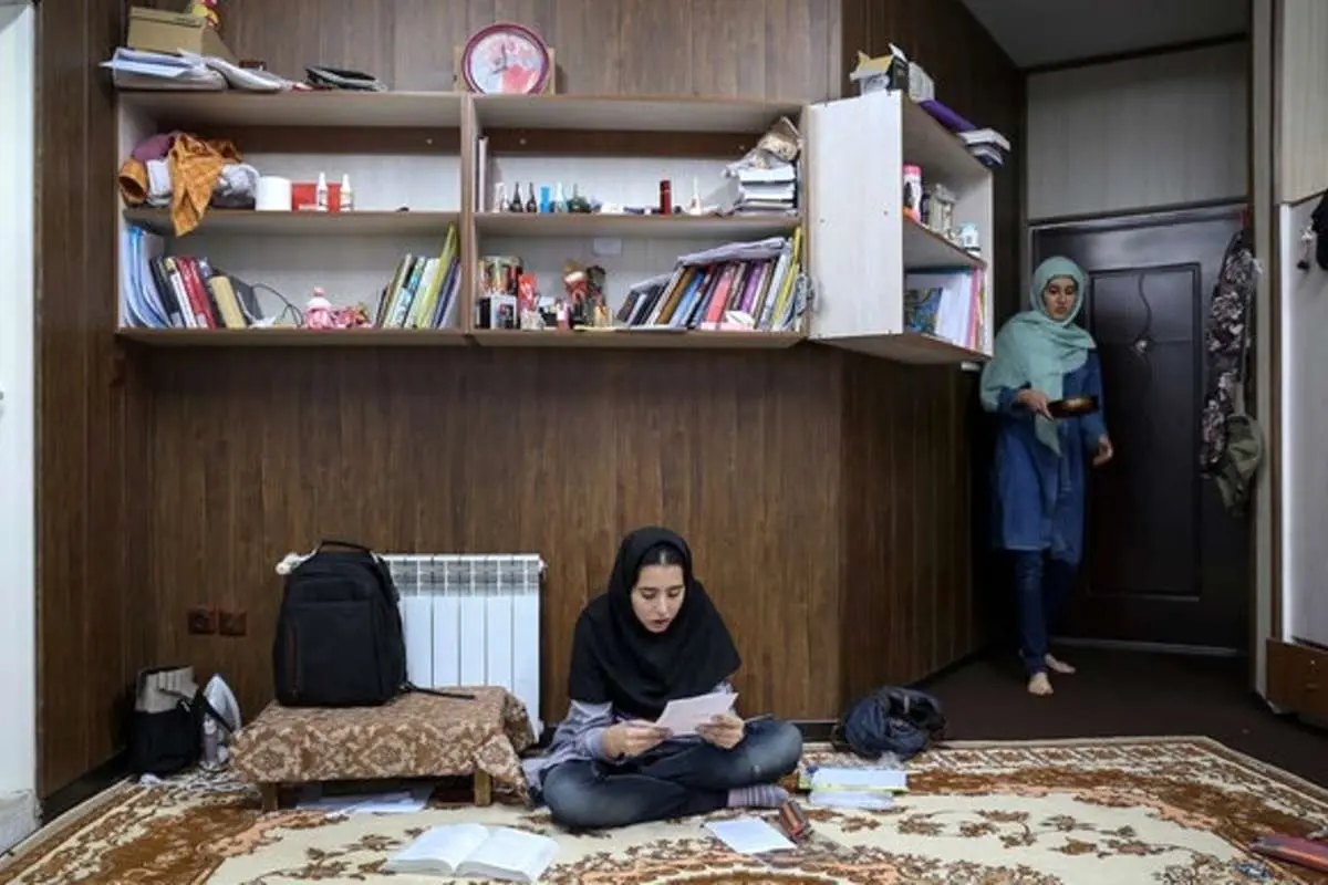 (ویدئو) عدم پذیرش دانشجوی دختر افغانستانی در خوابگاه دانشگاه